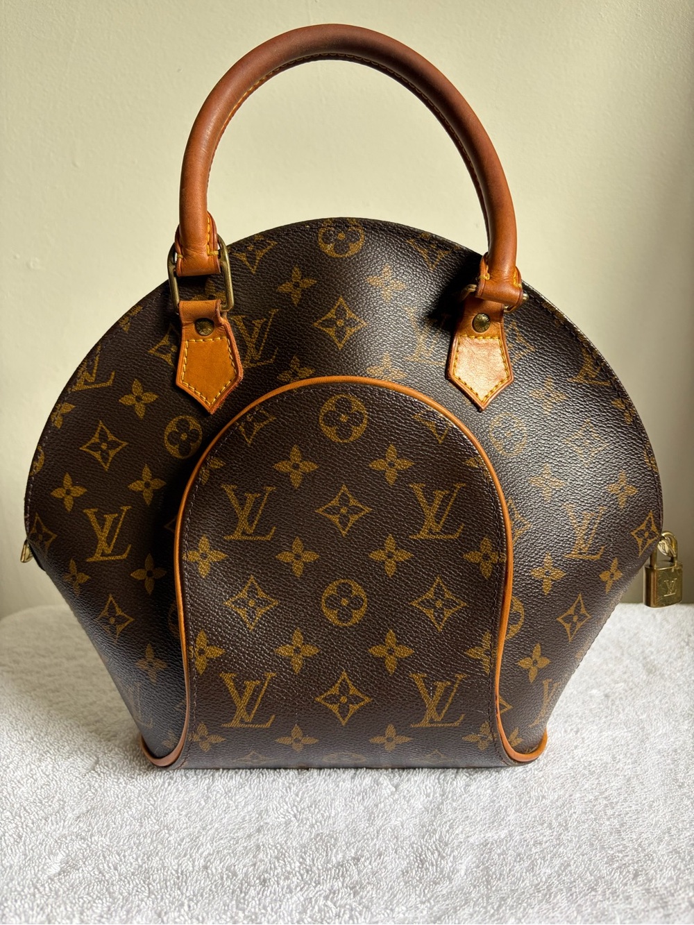 Authentic Louis Vuitton Ellipse Handbag
